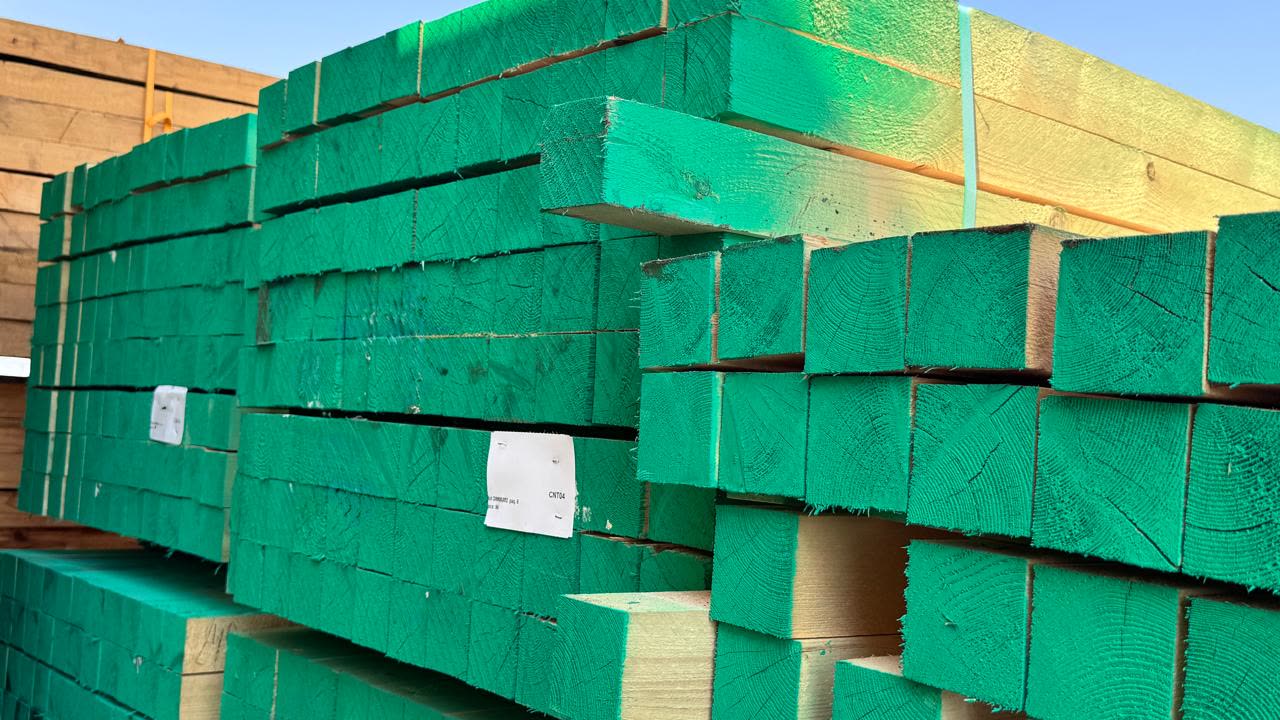 Heat-treated timber close-up — ISPM-15 ready